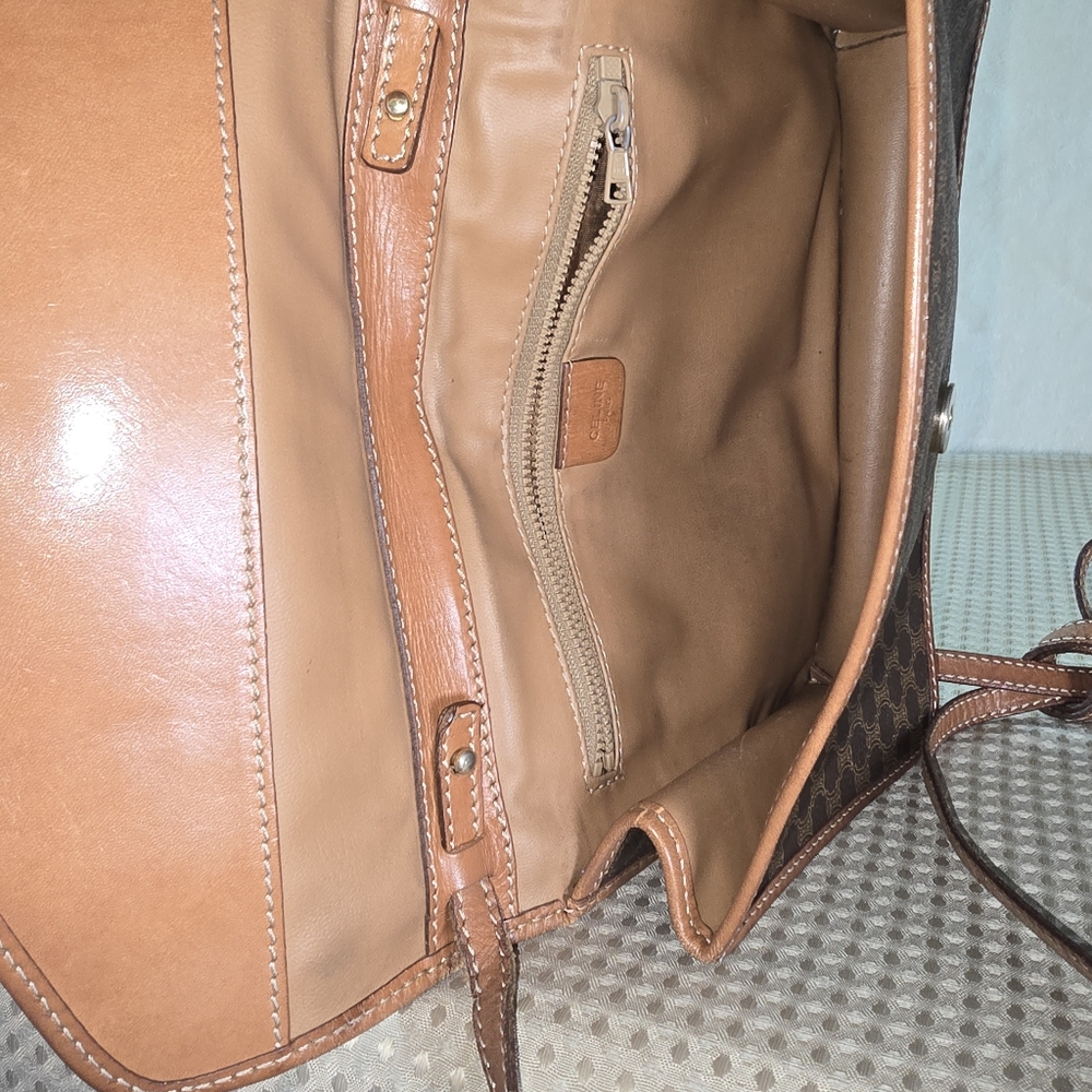 Celine - Picture 3 of 11
